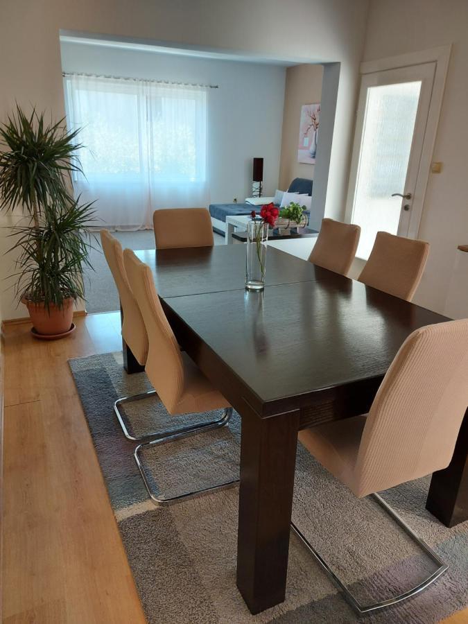 Apartman Larisa Lägenhet Kampor Exteriör bild