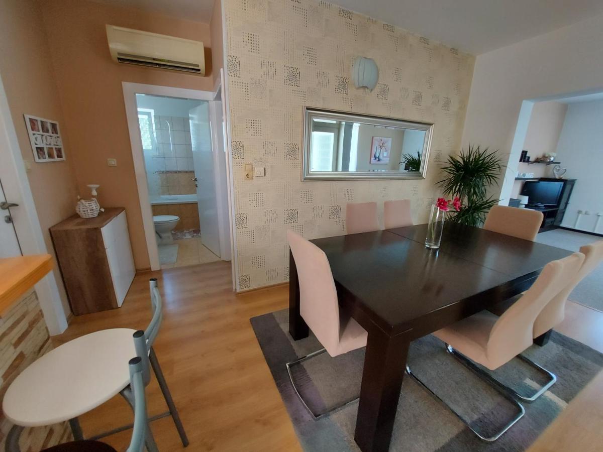 Apartman Larisa Lägenhet Kampor Exteriör bild