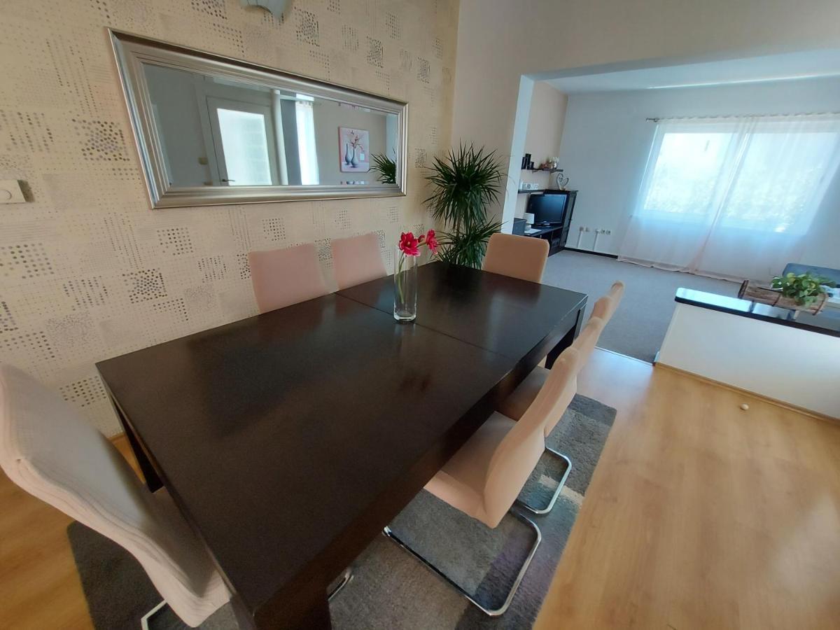 Apartman Larisa Lägenhet Kampor Exteriör bild