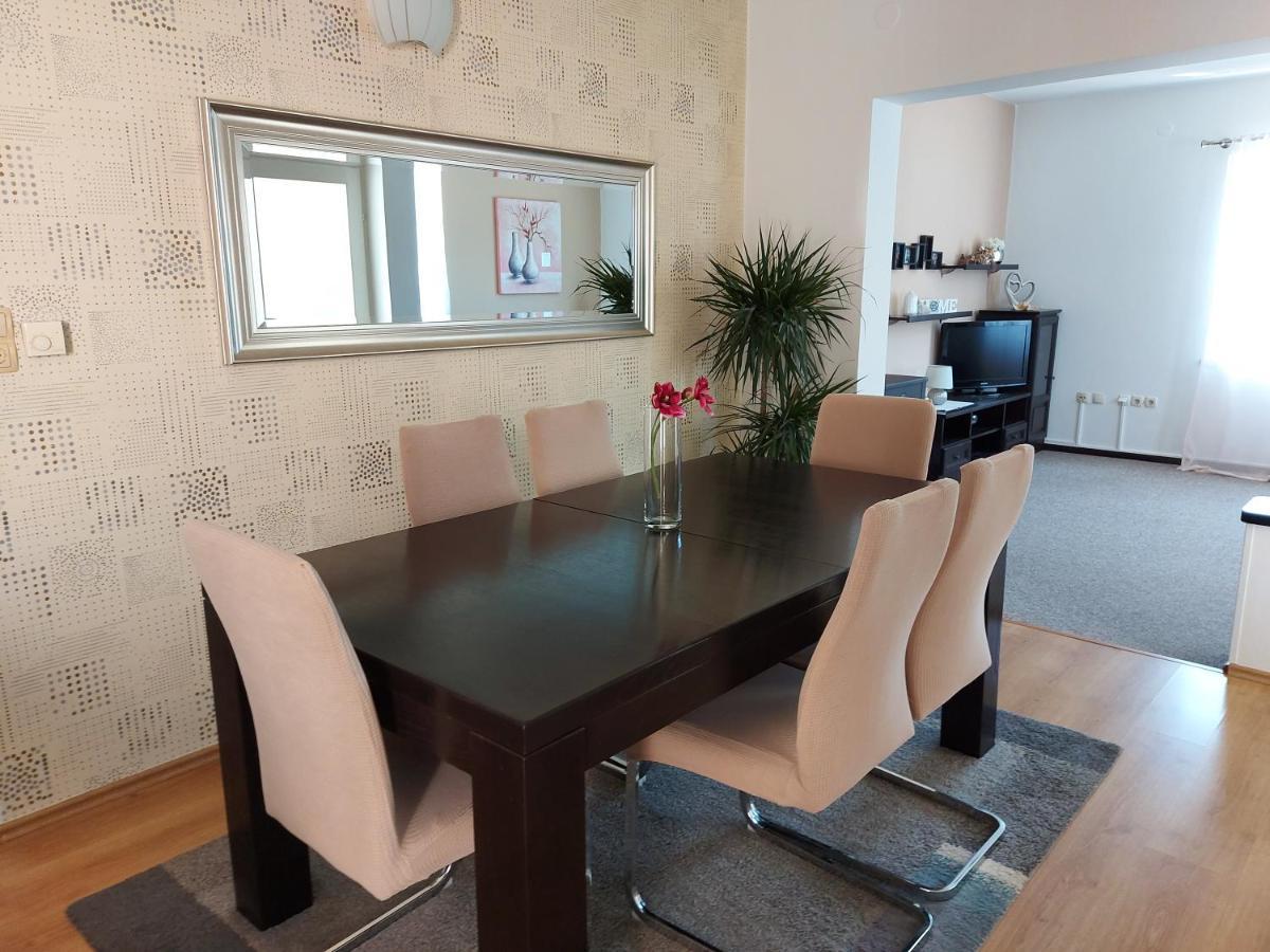 Apartman Larisa Lägenhet Kampor Exteriör bild
