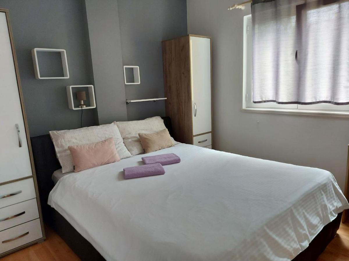 Apartman Larisa Lägenhet Kampor Exteriör bild