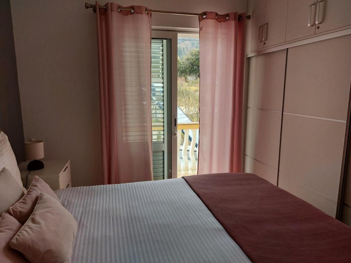 Apartman Larisa Lägenhet Kampor Exteriör bild